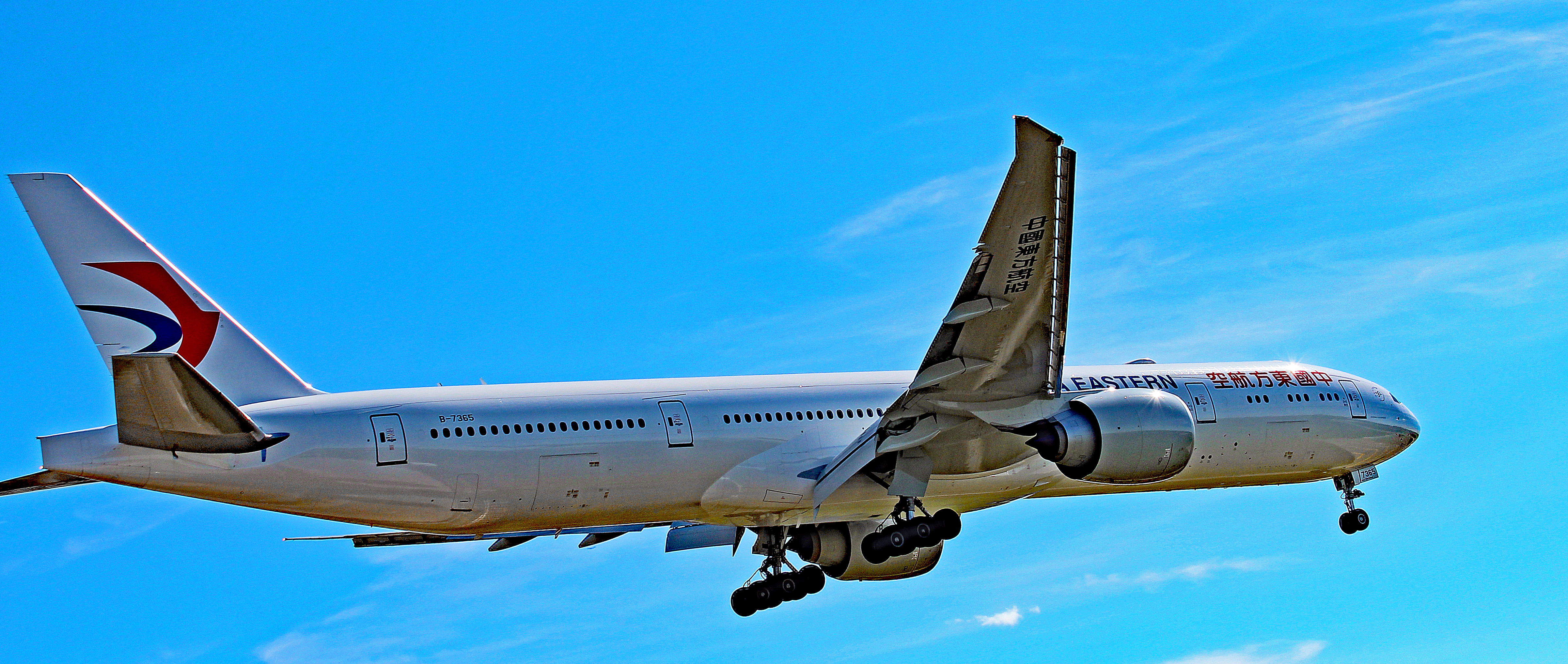 b-7365-china-eastern-airlines-boeing-777-300er