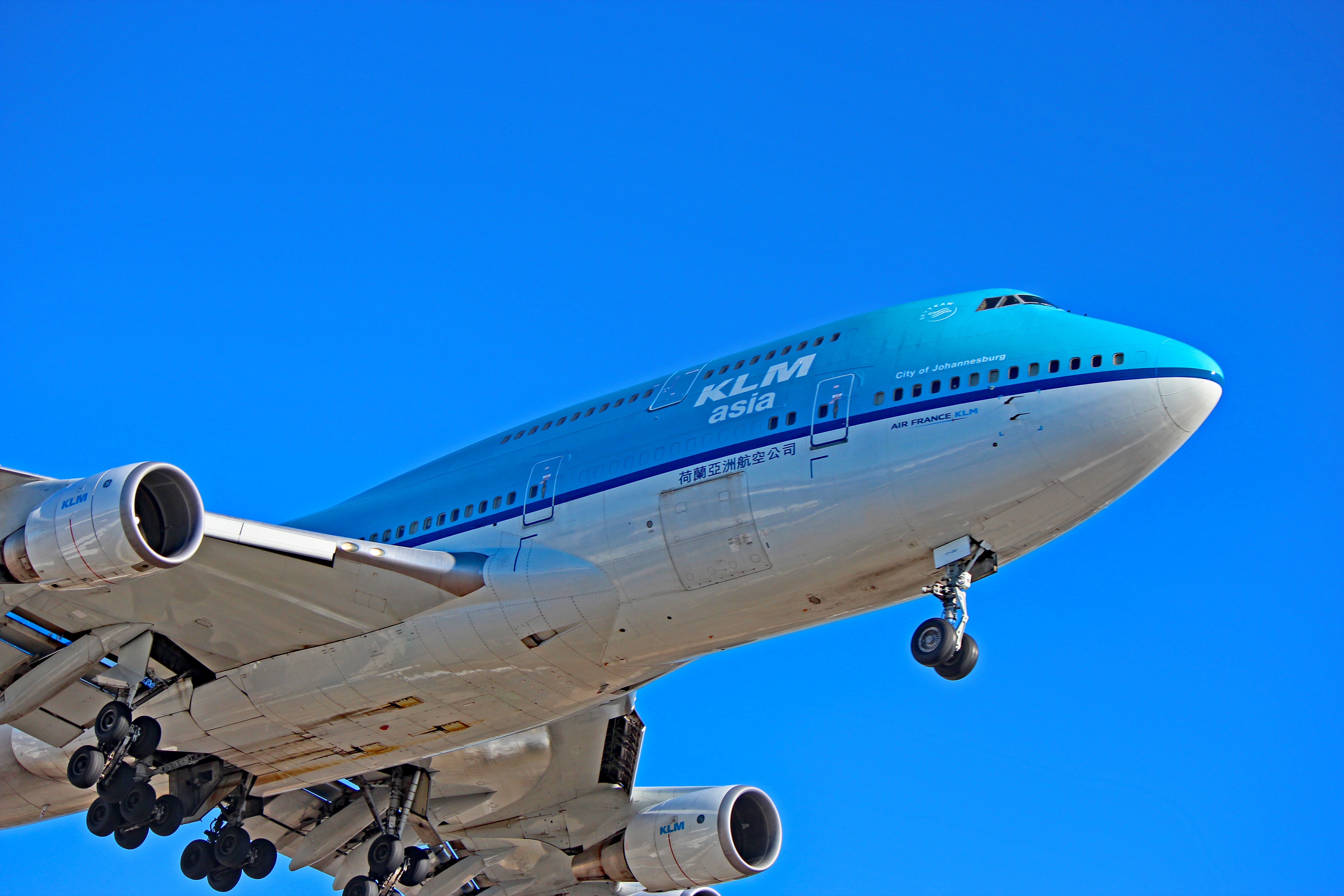 ph-bfy klm asia boeing 747-400m combi