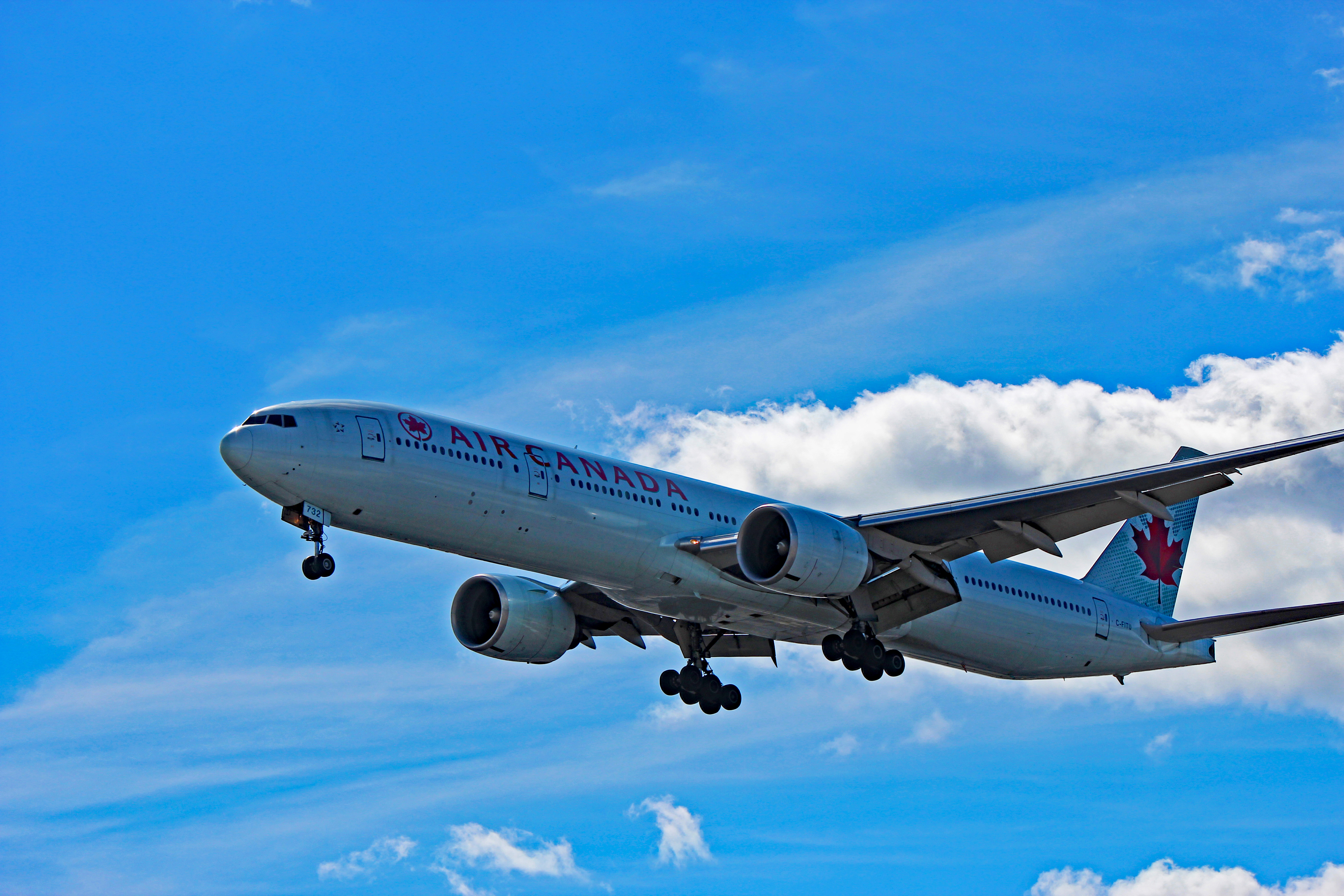 c-fitu air canada boeing 777-300er