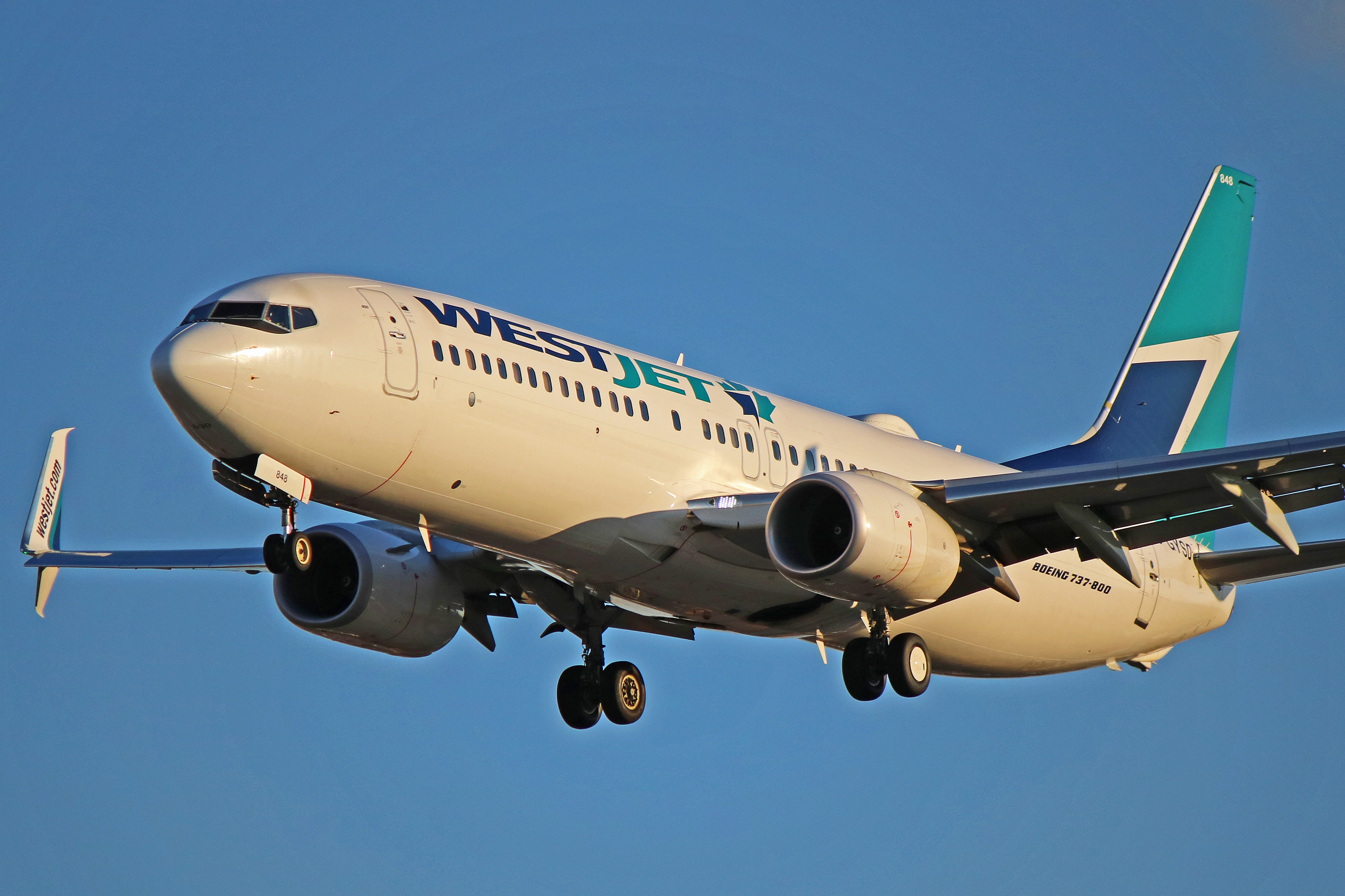 westjet-airlines-boeing-737-800