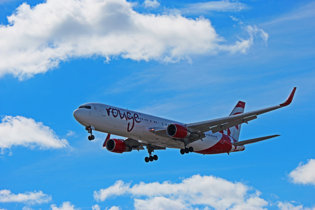 C-GHPN: Air Canada Rouge Boeing 767-300 Landing At Toronto Pearson