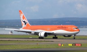 australian airlines boeing 737-300er vh-ogi