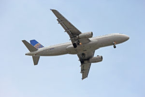 n451ua united airlines airbus a320 toronto yyz