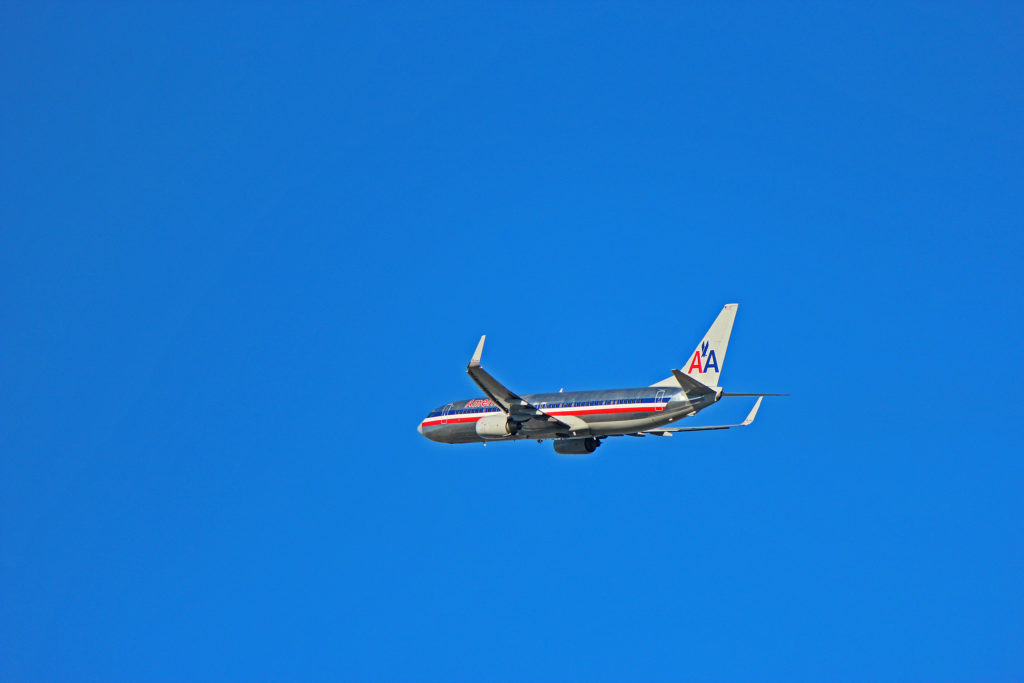 N957AN: American Airlines Boeing 737-800 In Older Livery