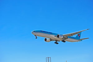 hl-8210 korean air boeing 777-300er toronto yyz
