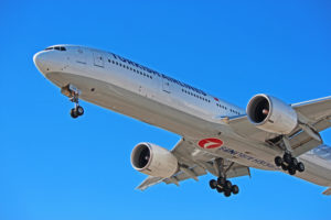 tc-jjy turkish airlines boeing 777-300er toronto pearson yyz
