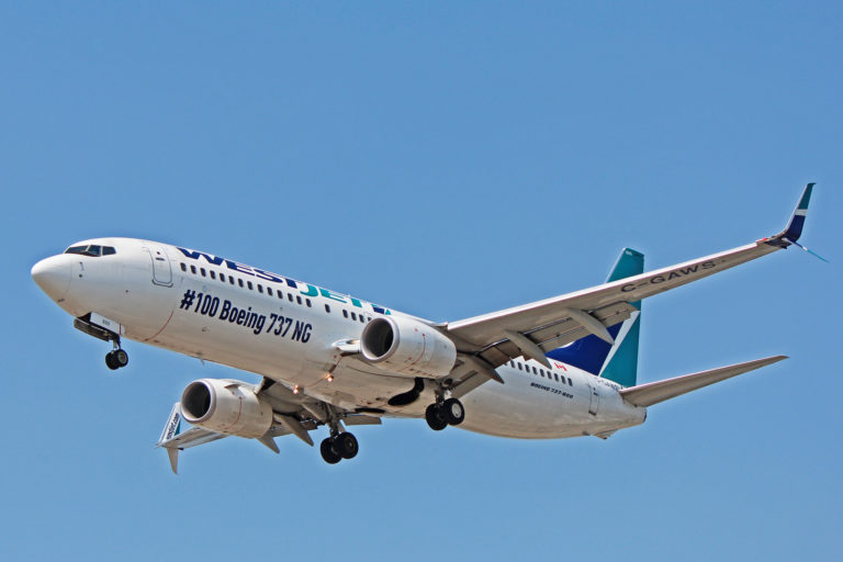 C-GAWS: WestJet Boeing 737-800 (#100 Boeing 737 NG Livery)