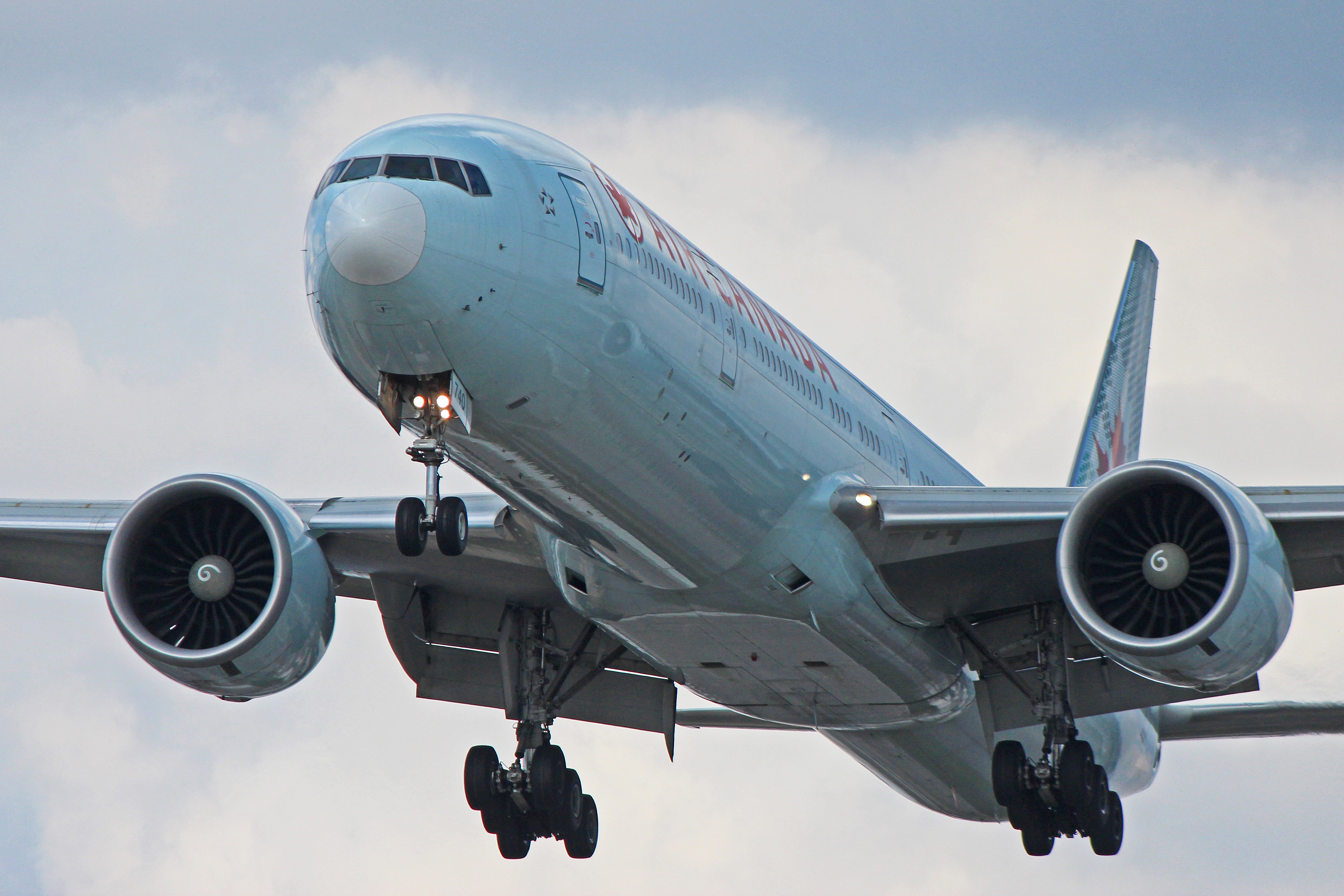 c-fivq air canada boeing 777-300er toronto yyz