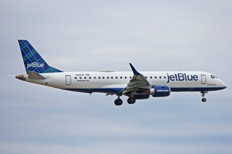 N318JB: JetBlue Embraer E190 (At Buffalo Niagara International Airport)