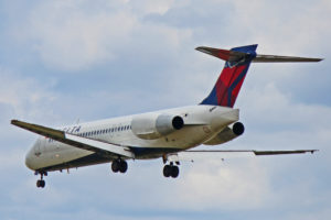 n926at delta air lines boeing 717-200 toronto yyz