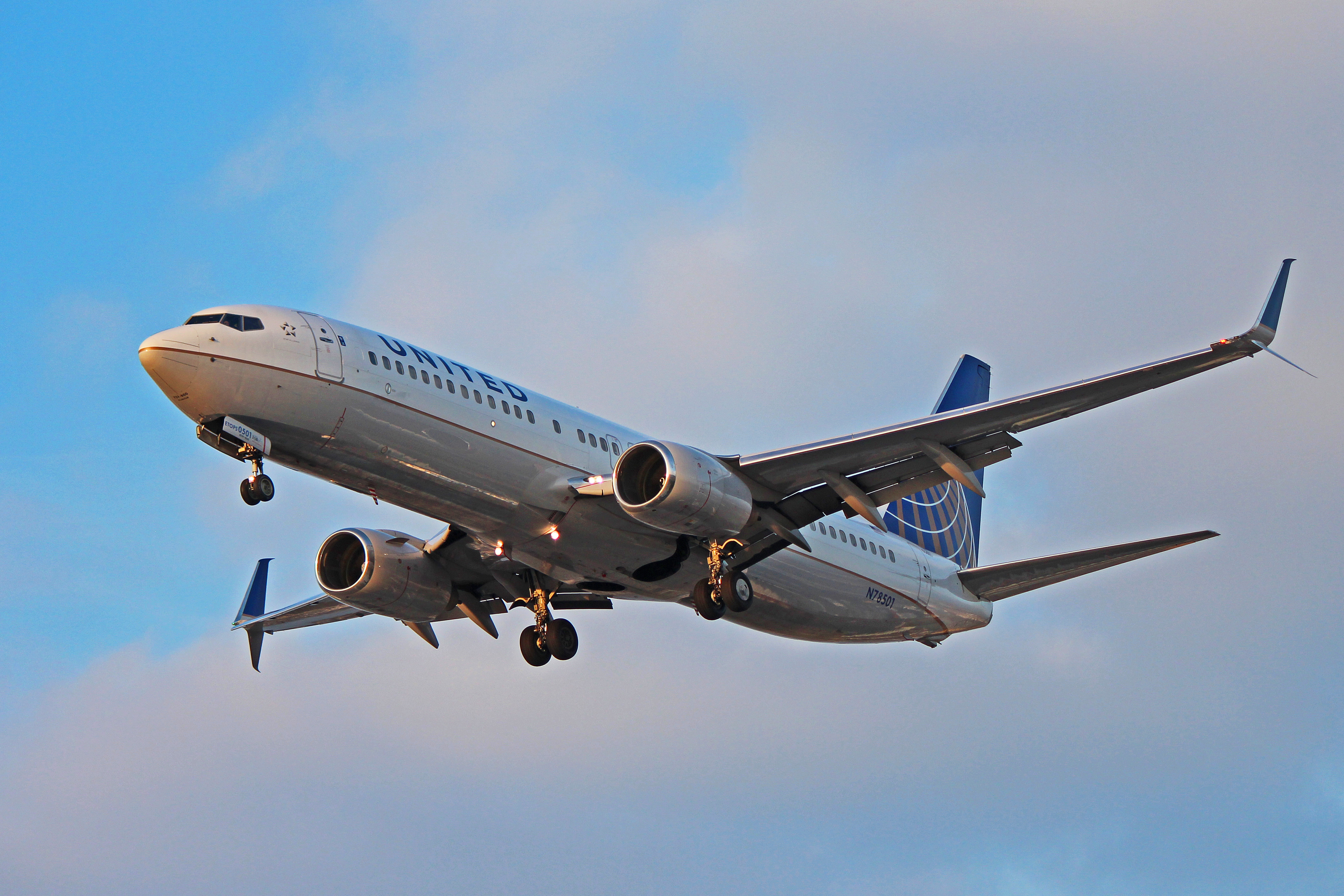 n78501 united airlines boeing 737-800 continental toronto yyz