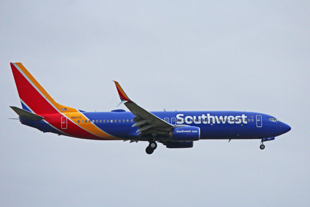N8671D: Southwest Airlines Boeing 737-800 (In Heart Livery)