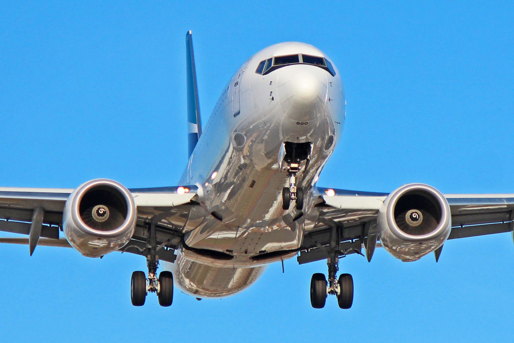 C-GWBU: WestJet Airlines Boeing 737-800 (At Toronto Pearson Airport)