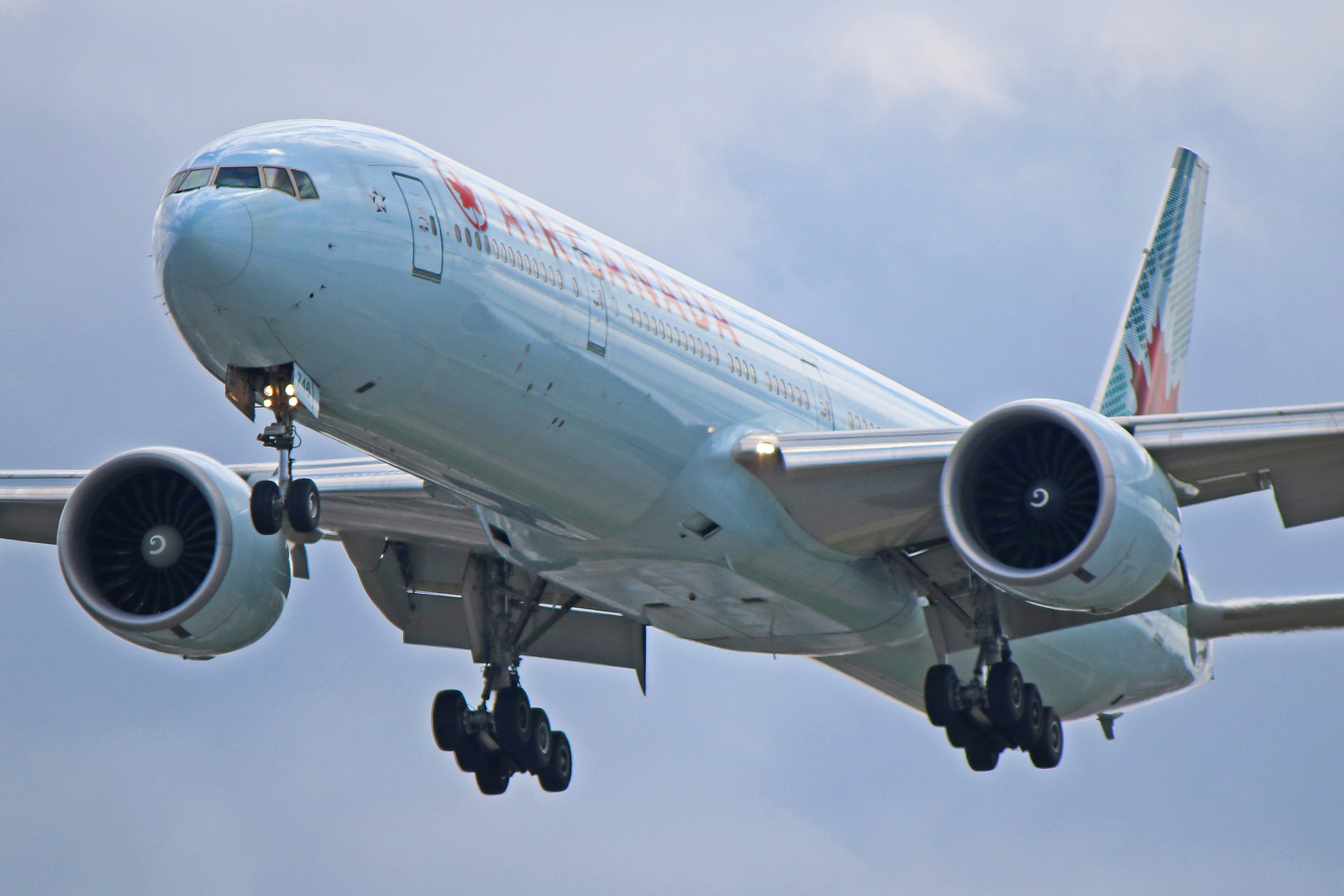 c-fnnu air canada boeing 777-300er b77w toronto pearson yyz