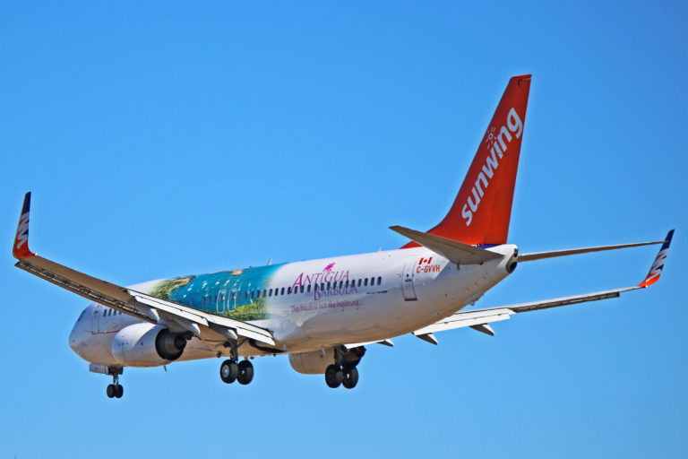 C-GVVH: Sunwing Airlines Boeing 737-800 (Antigua and Barbuda Livery)