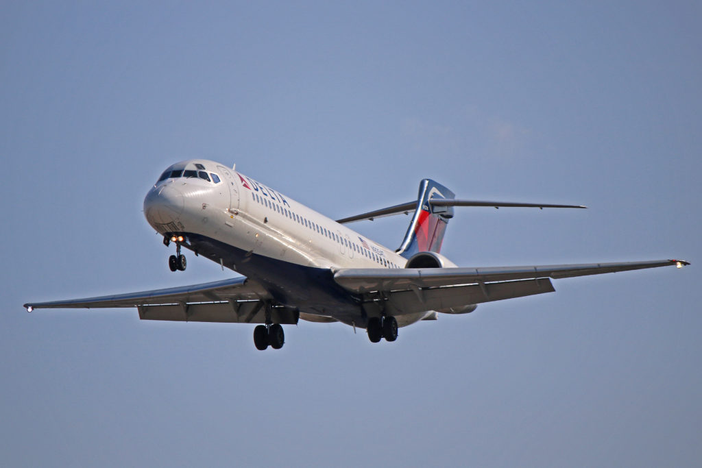 n925at delta air lines boeing 717-200 toronto pearson yyz