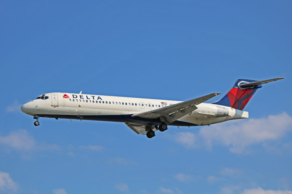 n925at delta air lines boeing 717-200 toronto pearson yyz