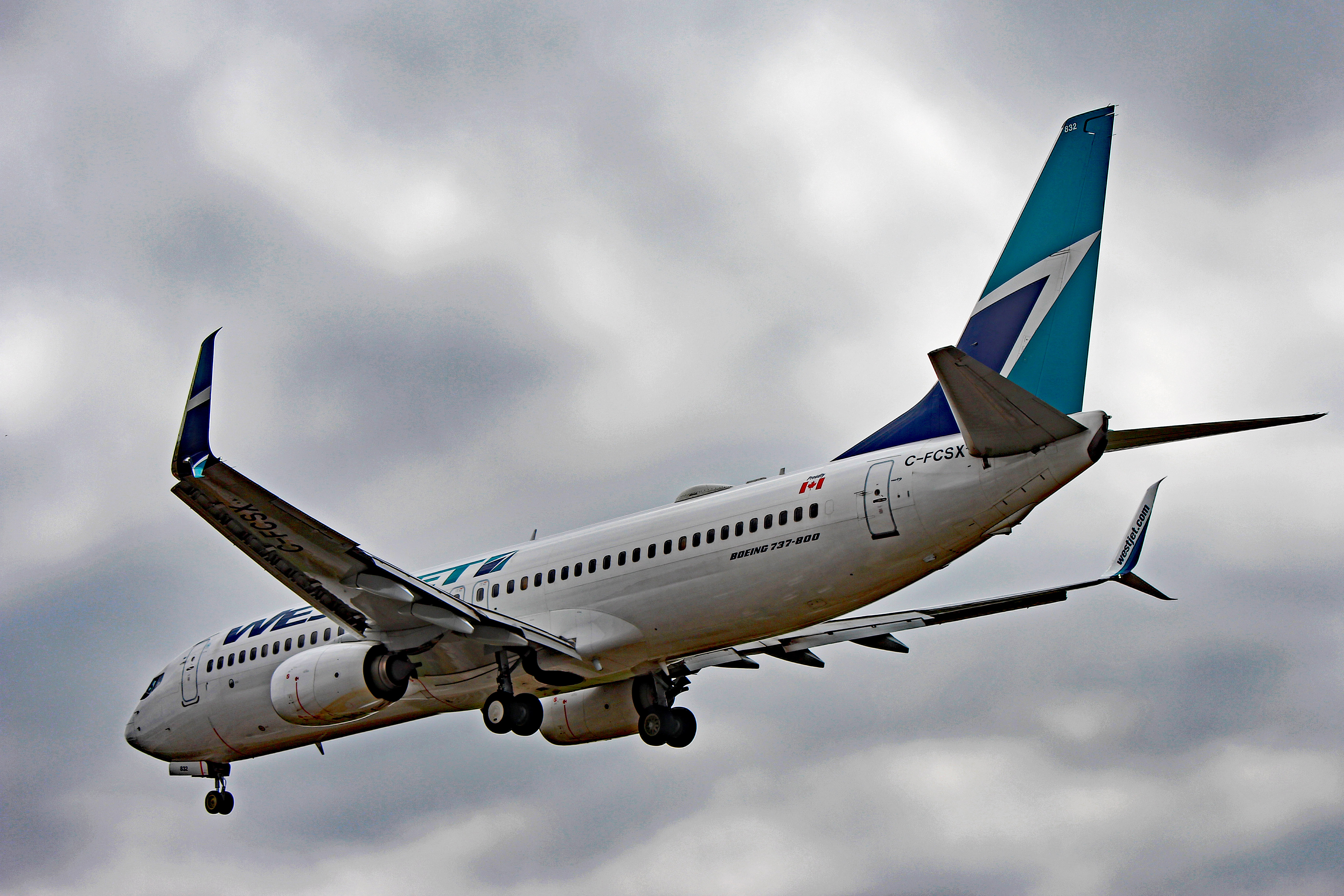 c-fcsx westjet airlines boeing 737-800 b738 toronto pearson yyz