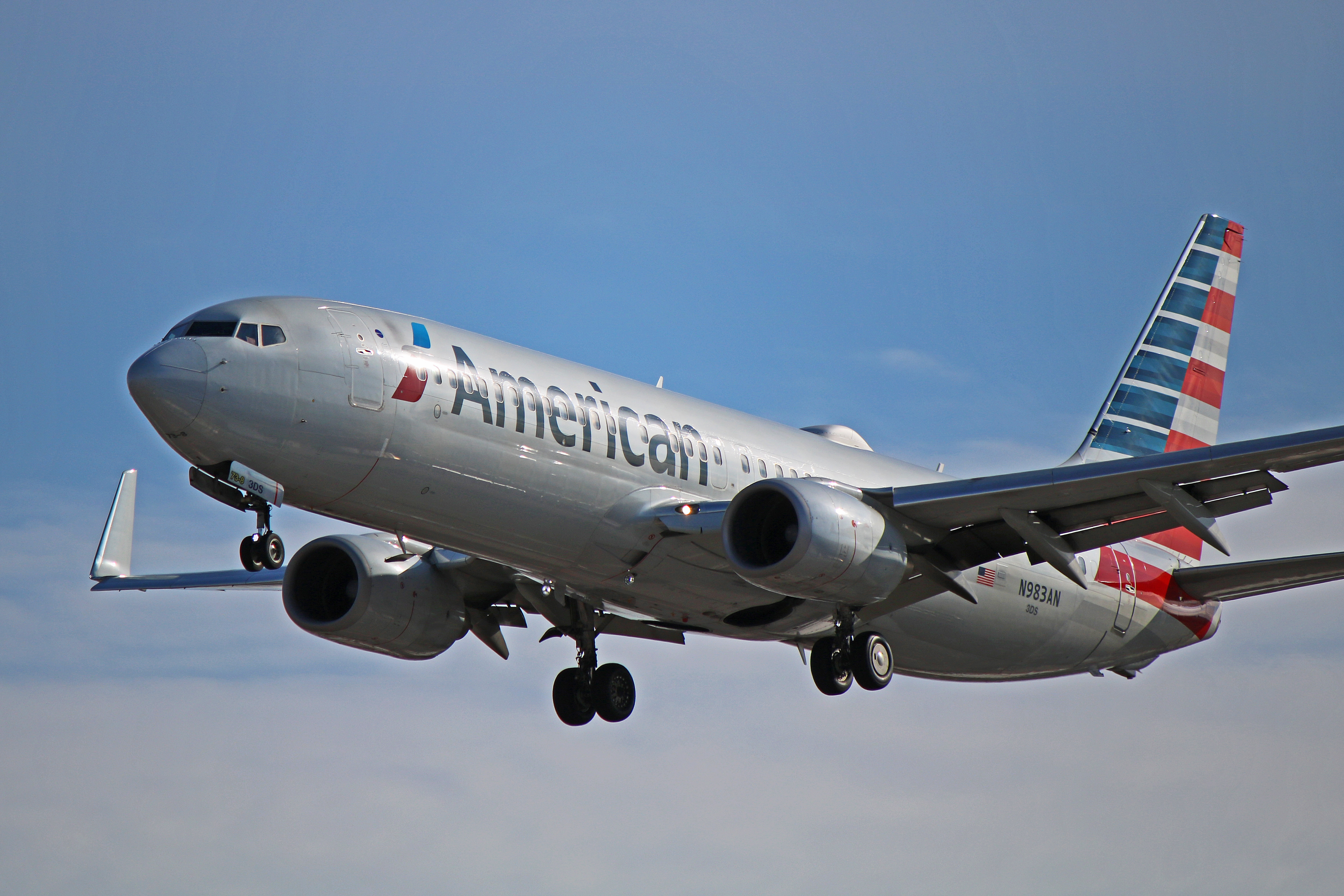 n983an american airlines boeing 737-800 toronto pearson yyz