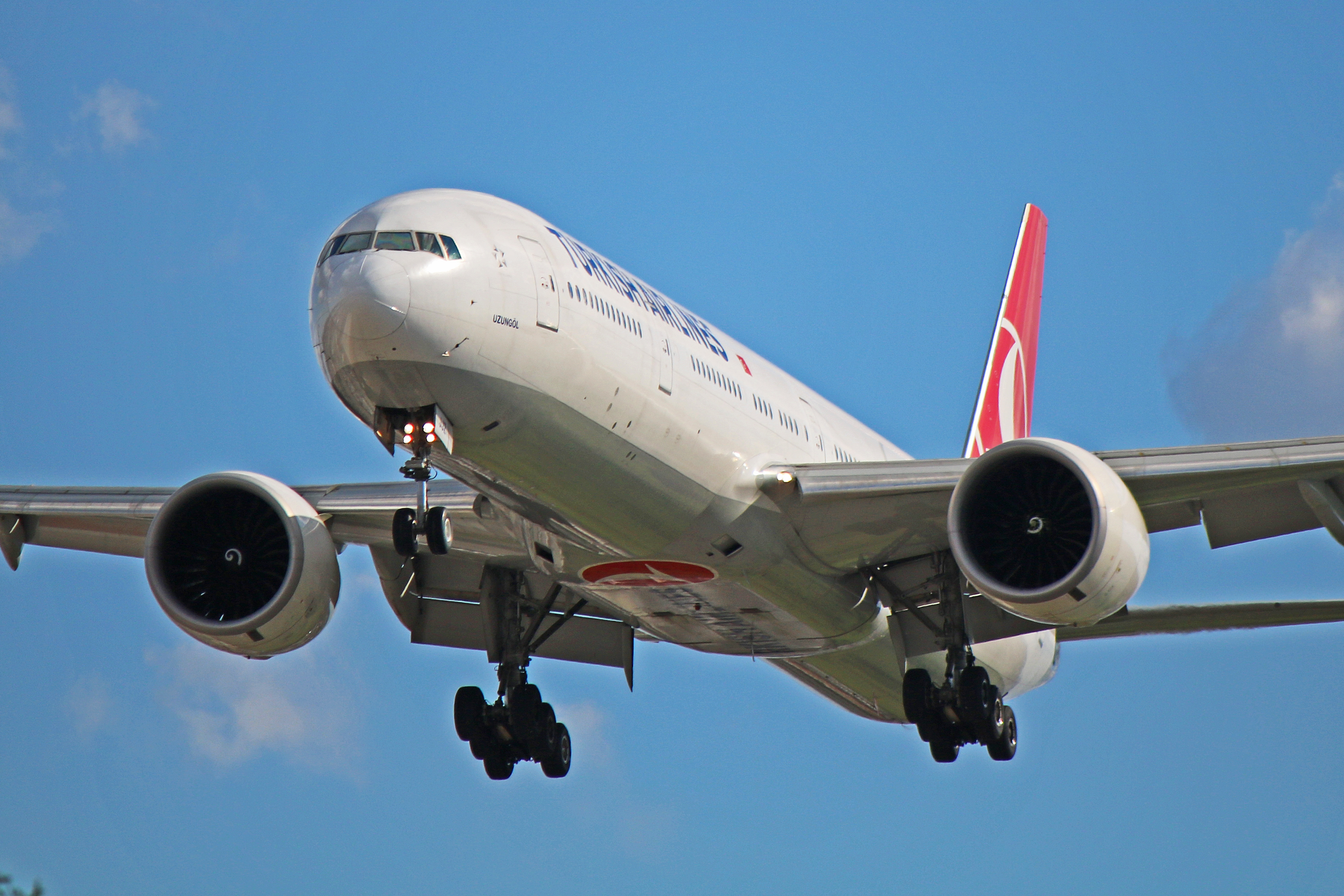 tc-jjz turkish airlines boeing 777-300er toronto pearson yyz