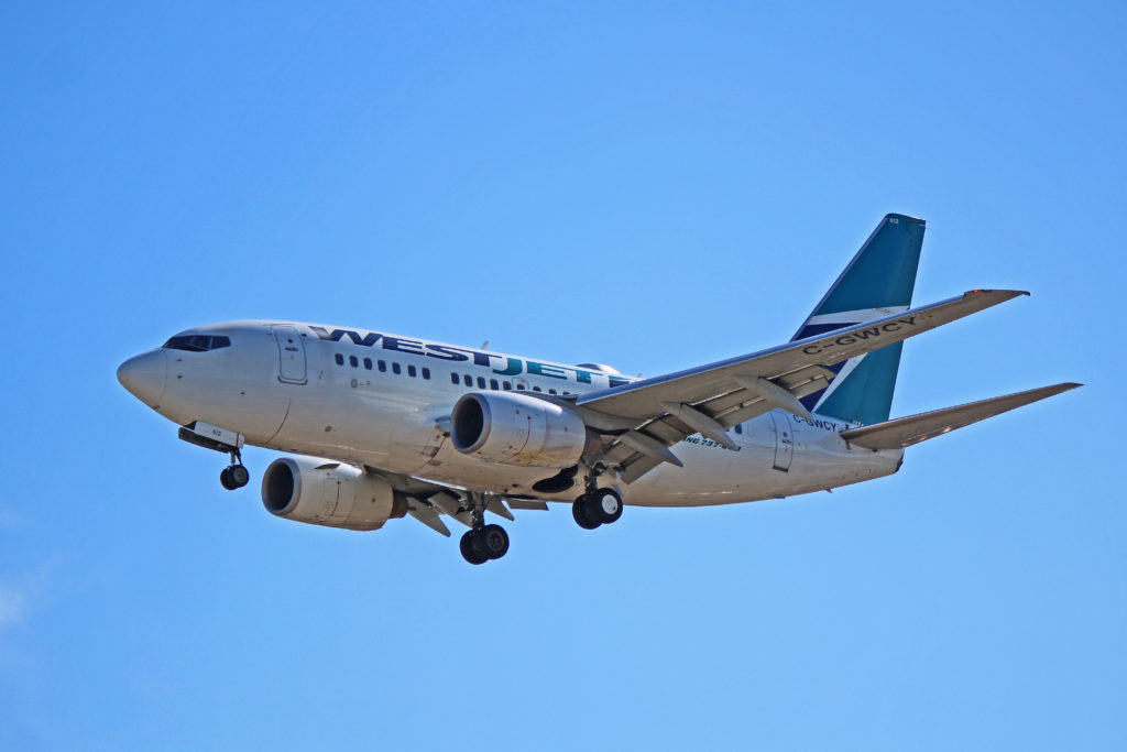 c-gwcy westjet airlines boeing 737-600