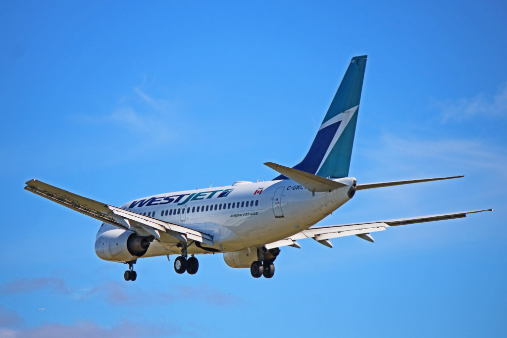 c-gwcy westjet airlines boeing 737-600