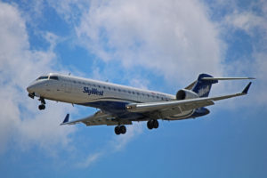 n741ev skywest airlines bombardier crj-700 american eagle