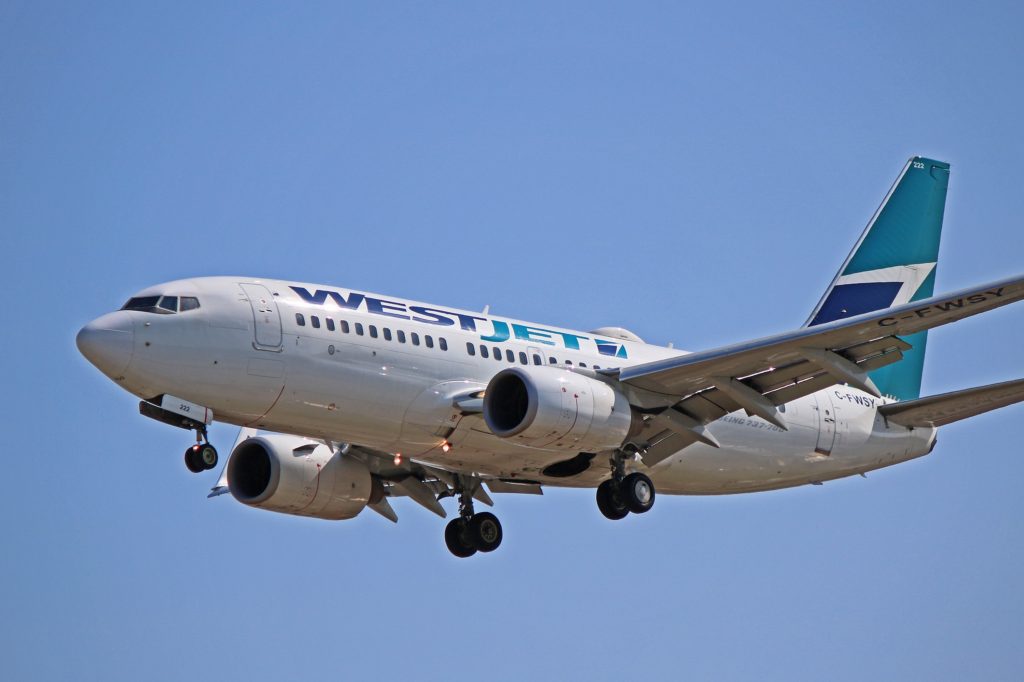 c-fwsy westjet airlines boeing 737-700