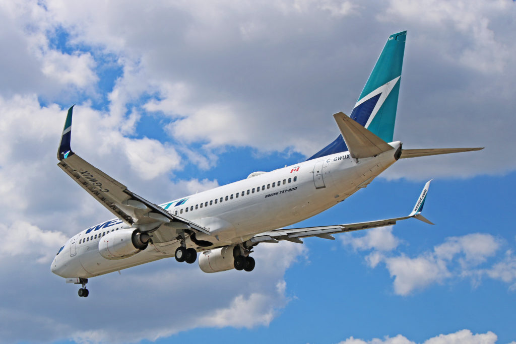 c-gwux westjet airlines boeing 737-800