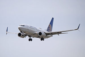 n27733 united airlines boeing 737-700