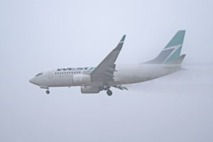 c-fkiw westjet airlines boeing 737-700