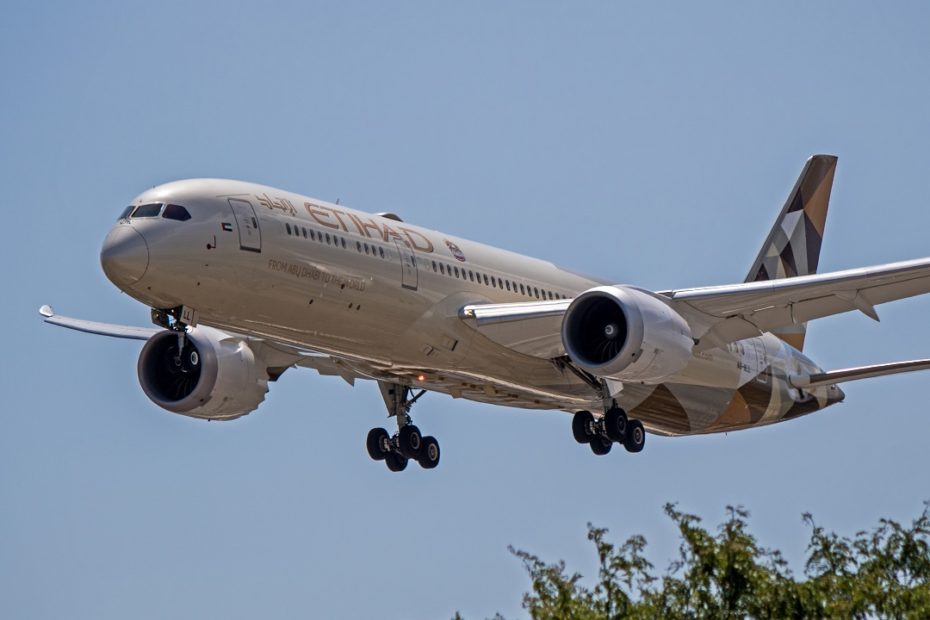 A6 BLL Etihad Airways Boeing 787 9 Dreamliner Lightning Strike In 2020