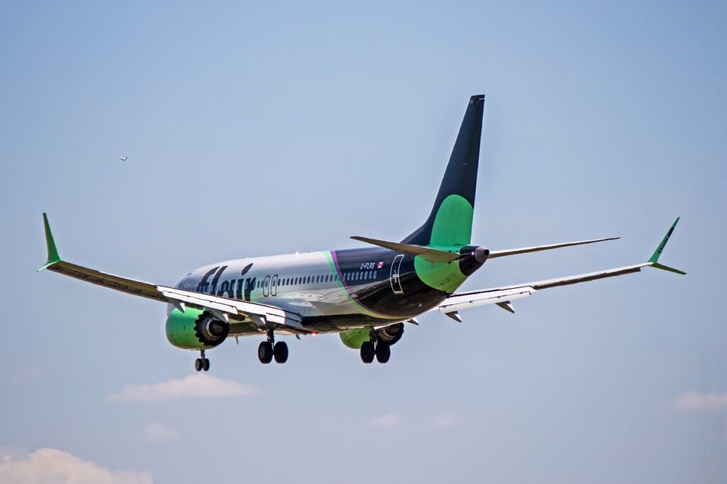 c-flrs flair airlines boeing 737 max 8 b38m