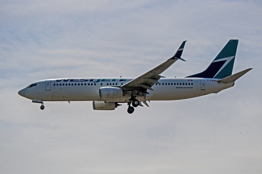 c-fbwi westjet airlines boeing 737-800 b738
