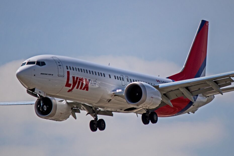 c-fulh lynx air boeing 737 max 8