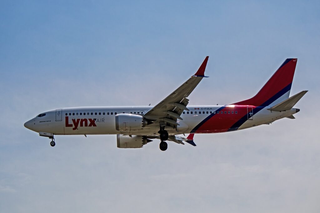 c-fulh lynx air boeing 737 max 8