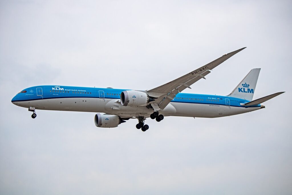 ph-bkc klm royal dutch airlines boeing 787-10 dreamliner b78x